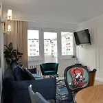 Lustrzany Skwer Apartment Gdynia