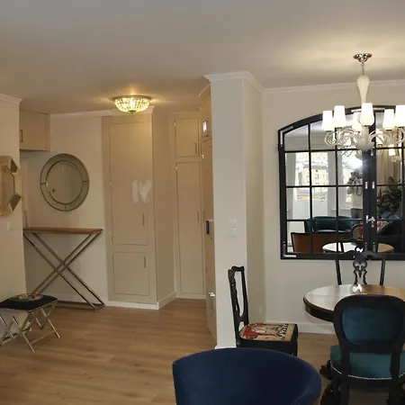 Lustrzany Skwer Apartment Gdynia