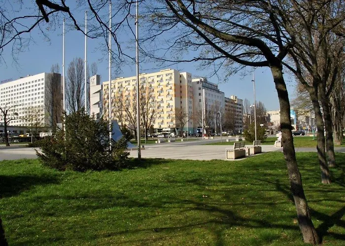 Lustrzany Skwer Lägenhet